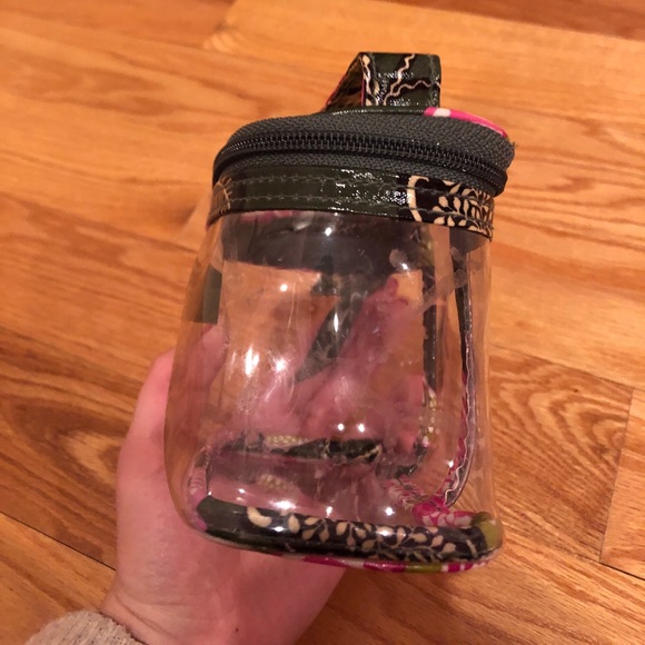 Vera Bradley toiletries case - Picture 3 of 6